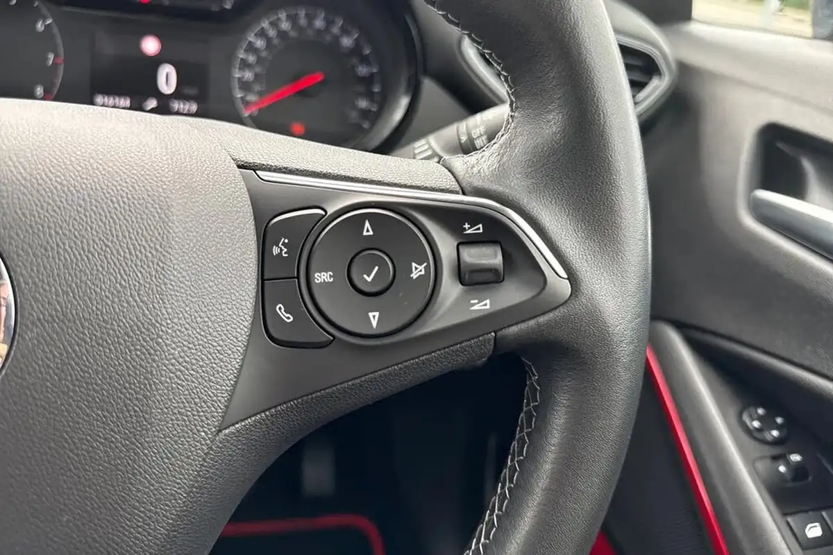 2022-vauxhall-crossland-12-gs-line-110ps-big-39