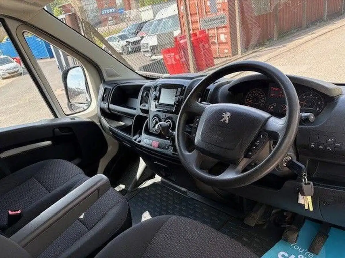 2022-peugeot-boxer-22-bluehdi-professional-435-l4-h2-big-11