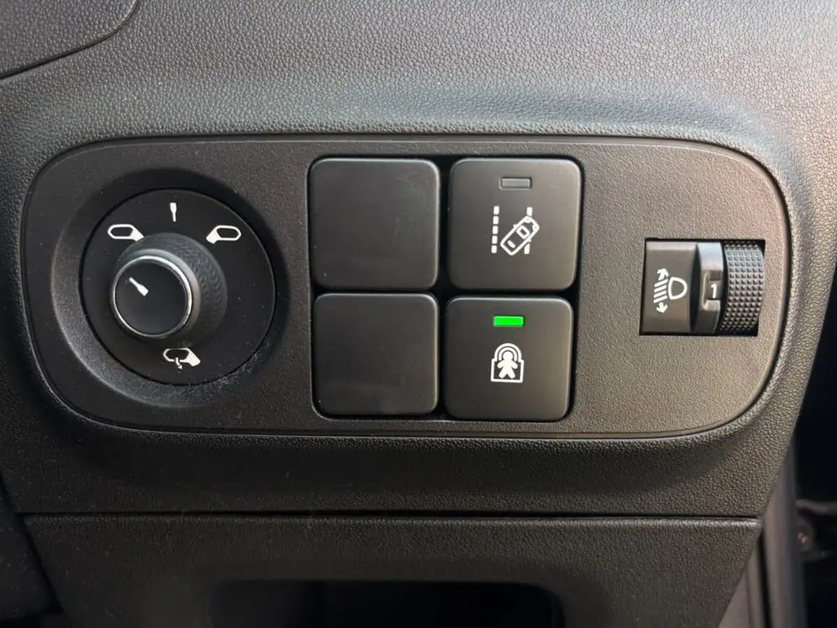2019-citroen-c3-12-puretech-feel-nav-edition-82ps-ss-big-23