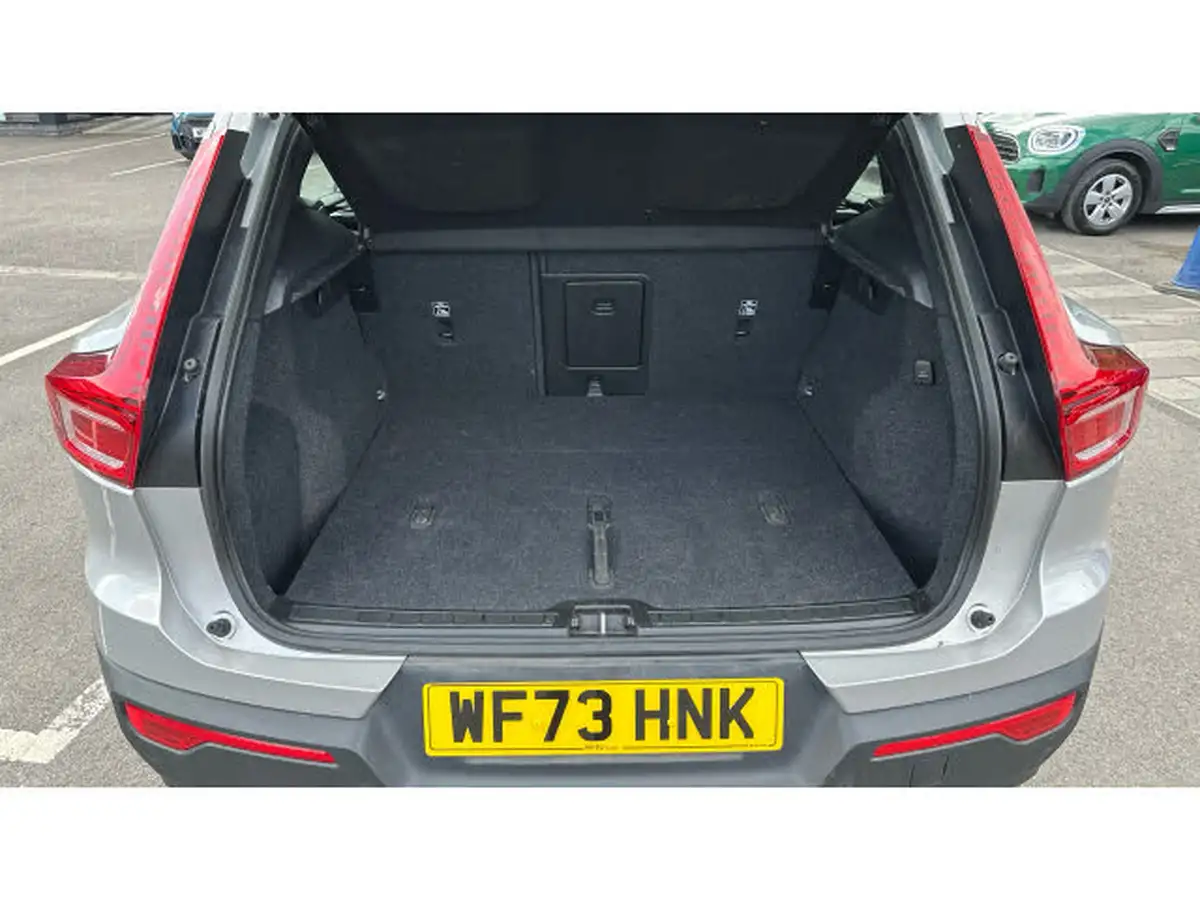 2023-volvo-xc40-20-b3-plus-big-12