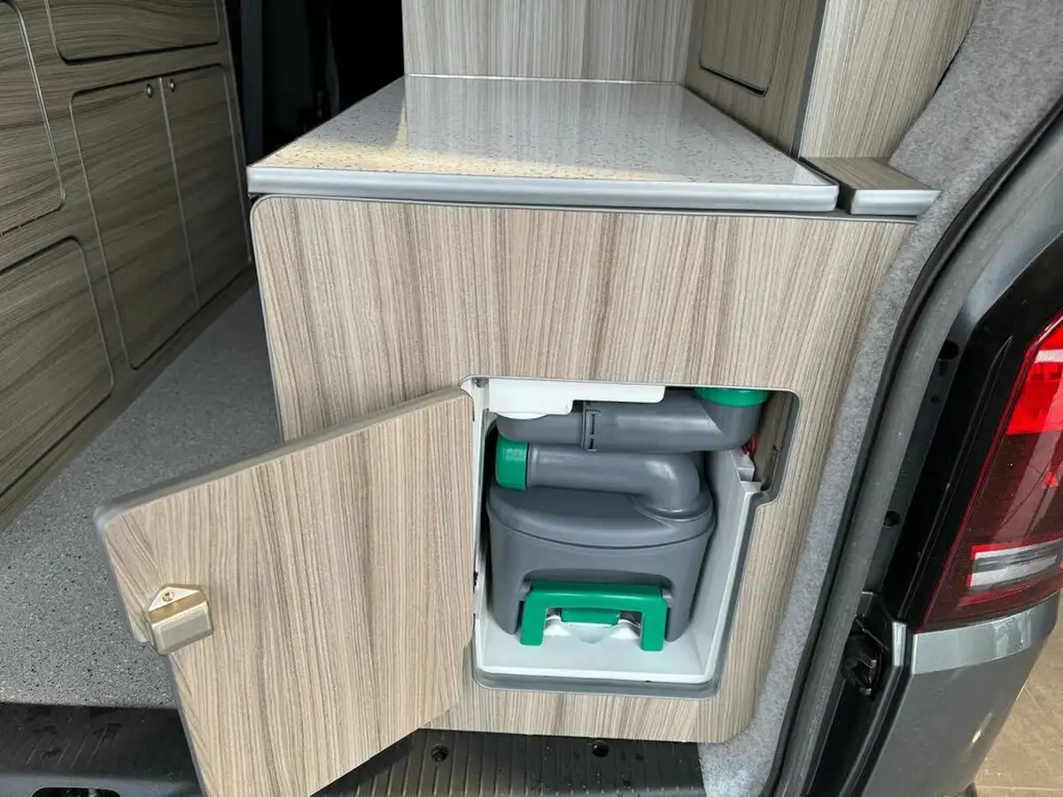 2021-volkswagen-transporter-20bitdi-t32-highline-bmt-swb-204pseu6d-panel-van-big-36