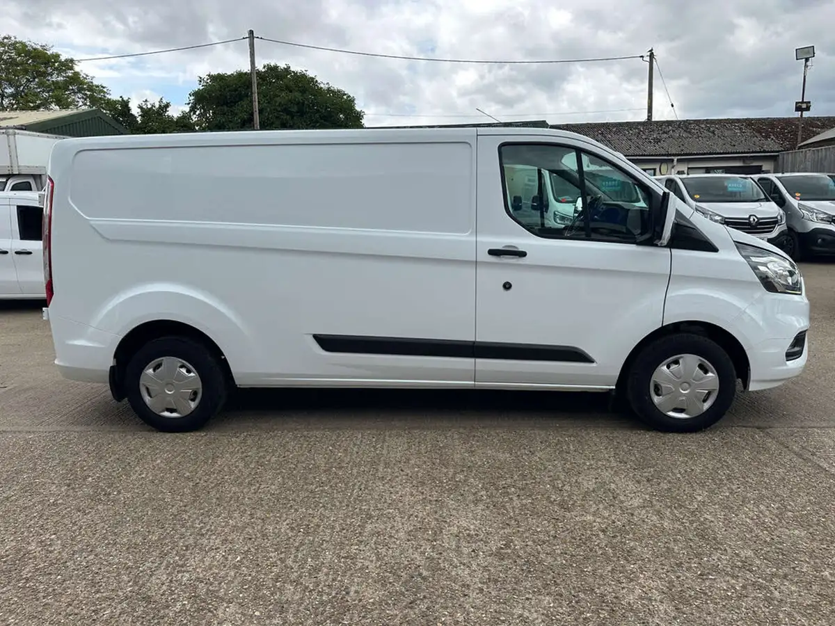 2020-ford-transit-custom-20tdci-300-l1h1-trend-105pseu6dt-panel-van-big-11