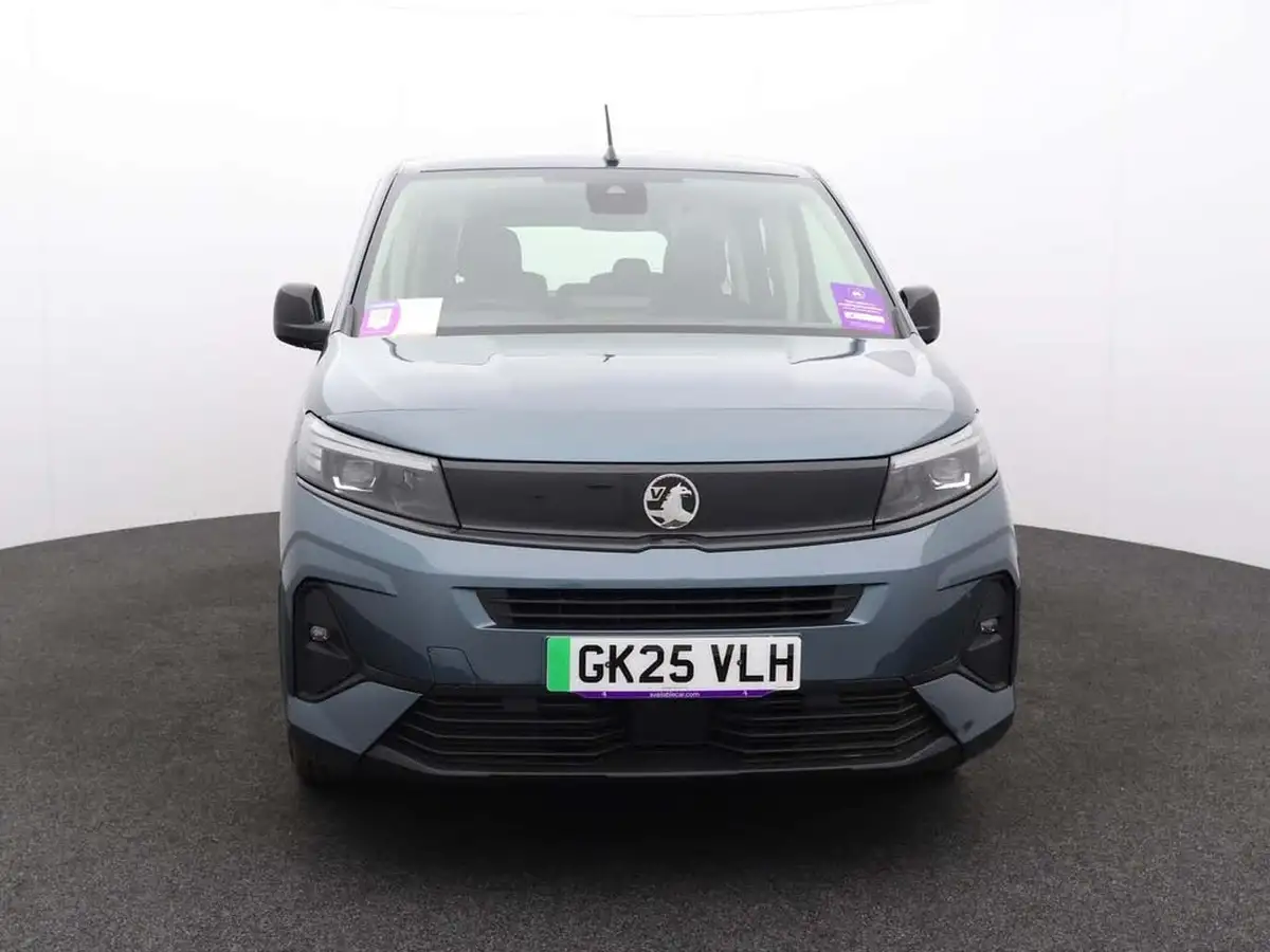 2024-vauxhall-combo-life-e-design-xl-big-1