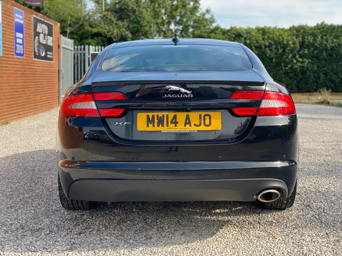 2014-jaguar-xf-22td-r-sport-200ps-saloon-4d-big-18