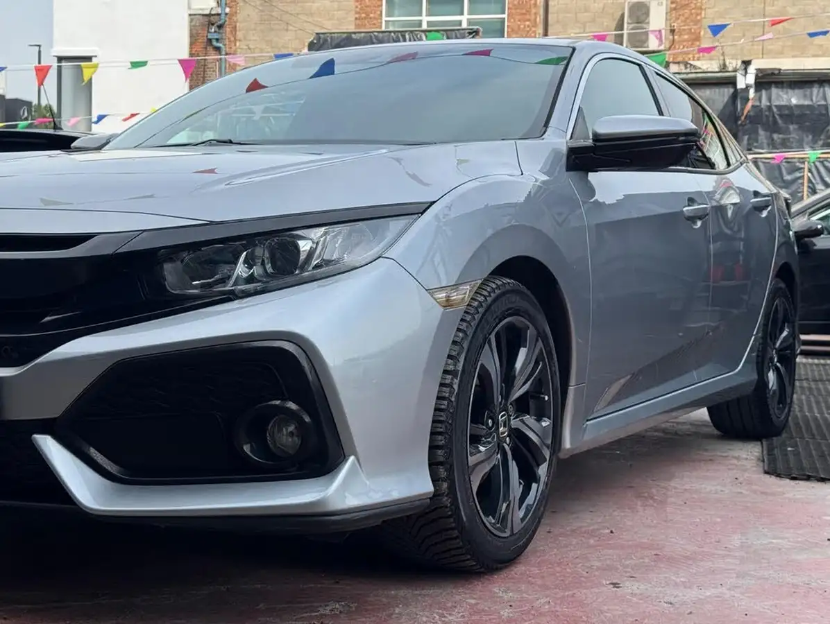 2017-honda-civic-10-vtec-turbo-sr-cvt-big-23