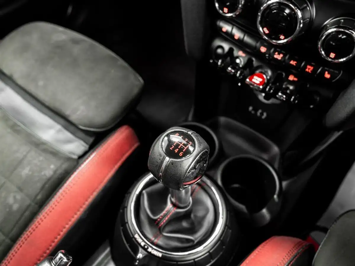 2016-mini-cooper-20-cooper-jcw-big-34