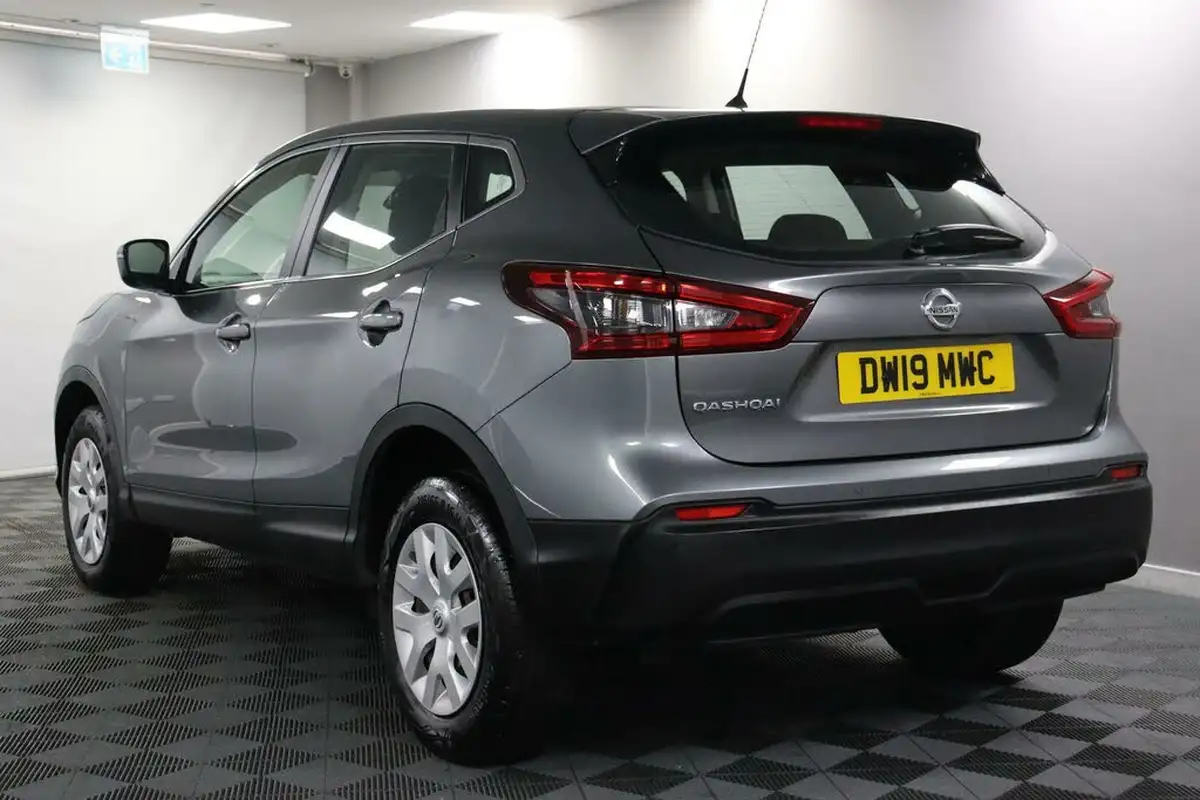 2018-nissan-qashqai-13-dig-t-visia-big-9