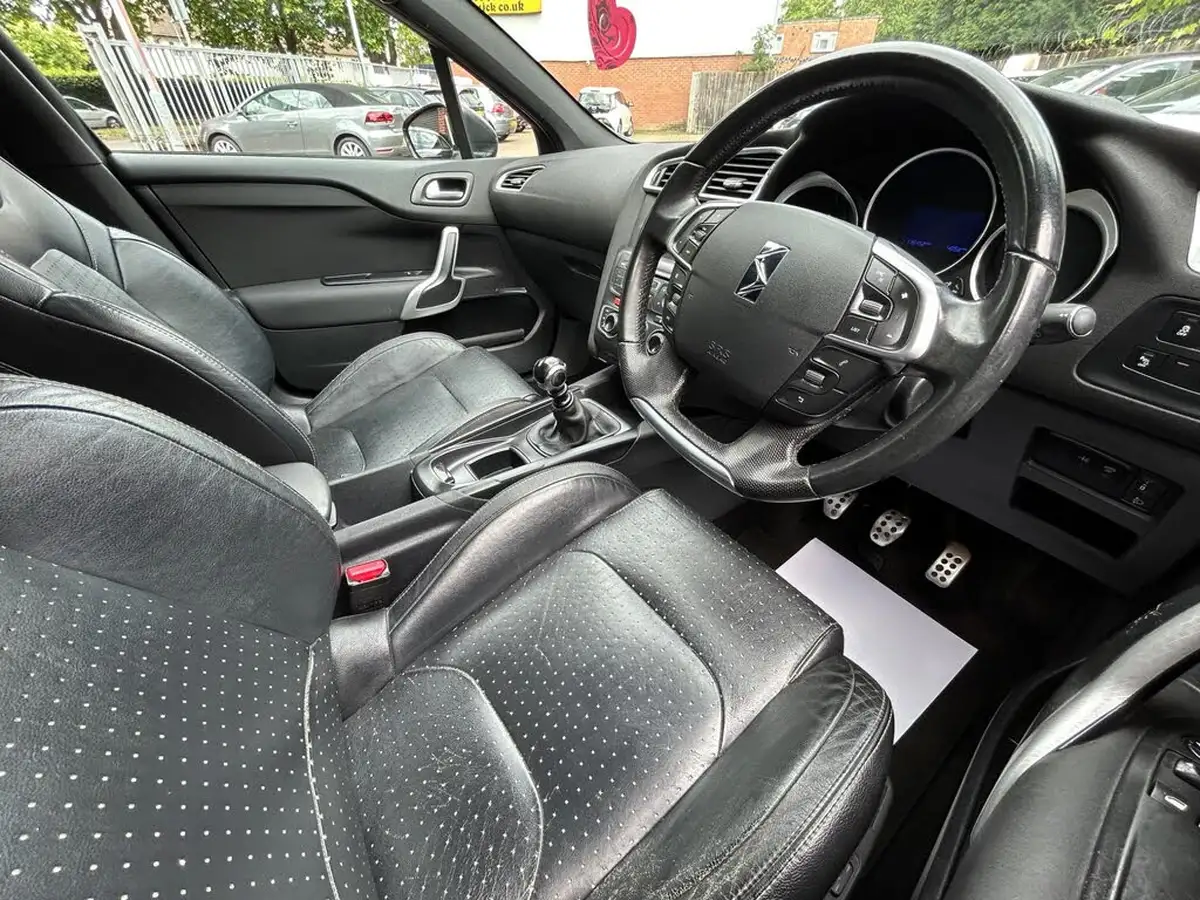 2013-citroen-ds4-20hdi-dsport-big-9