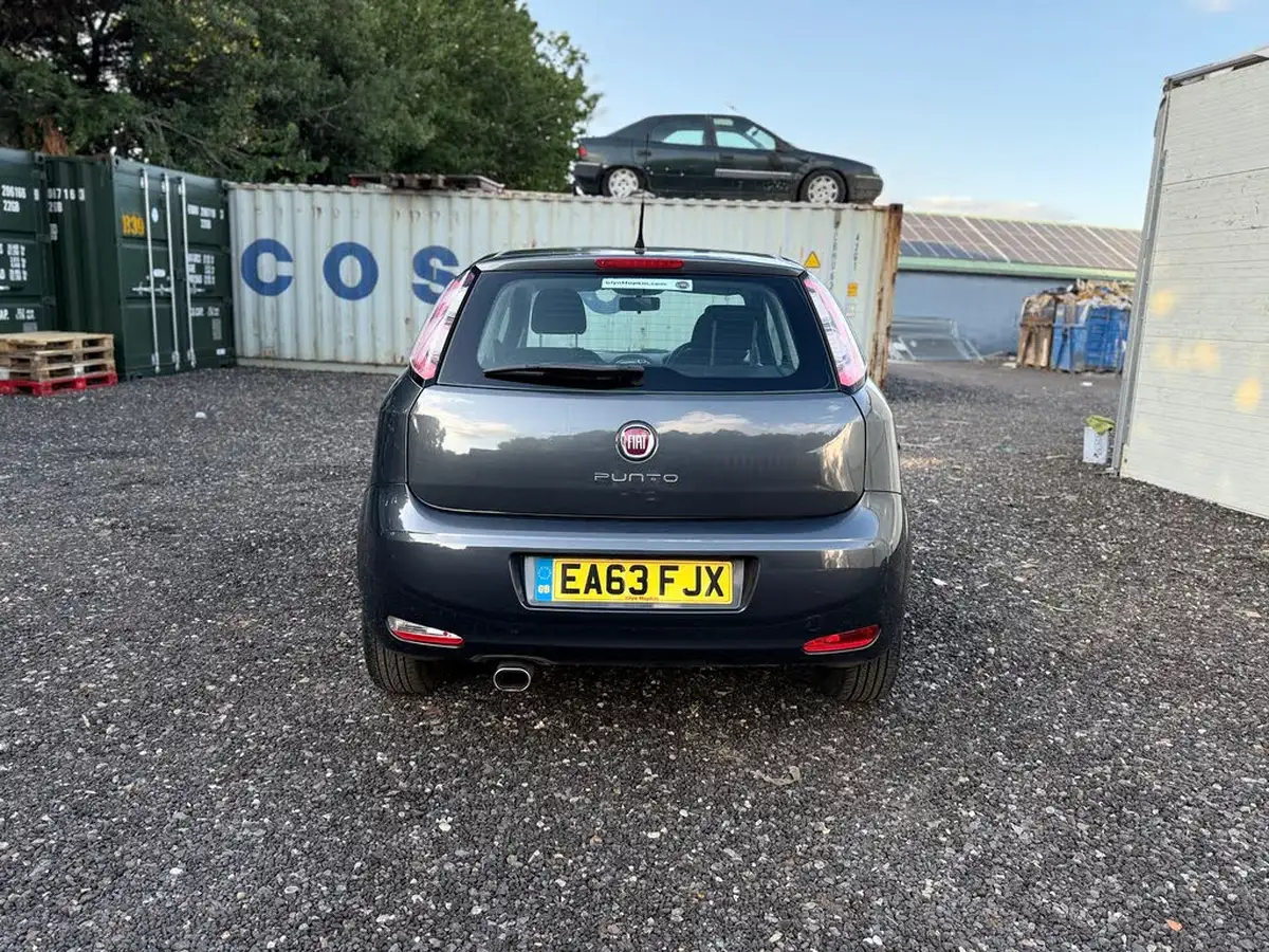 2013-fiat-punto-14-easy-8v-77bhp-ss-3d-big-6