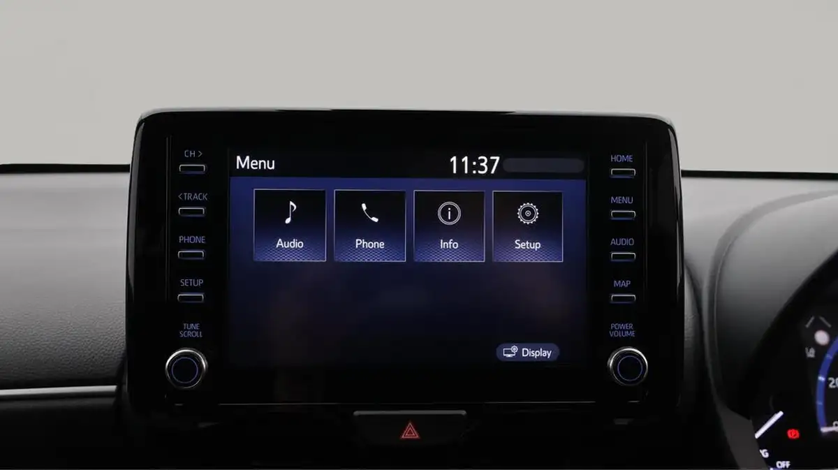 2022-toyota-yaris-cross-15-vvt-i-design-big-11