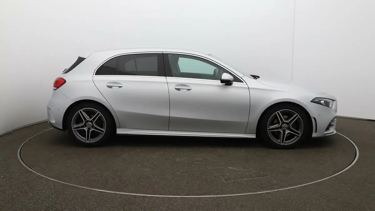 2020-mercedes-benz-a-class-20d-a200d-amg-line-executive-hatchback-5d-big-48