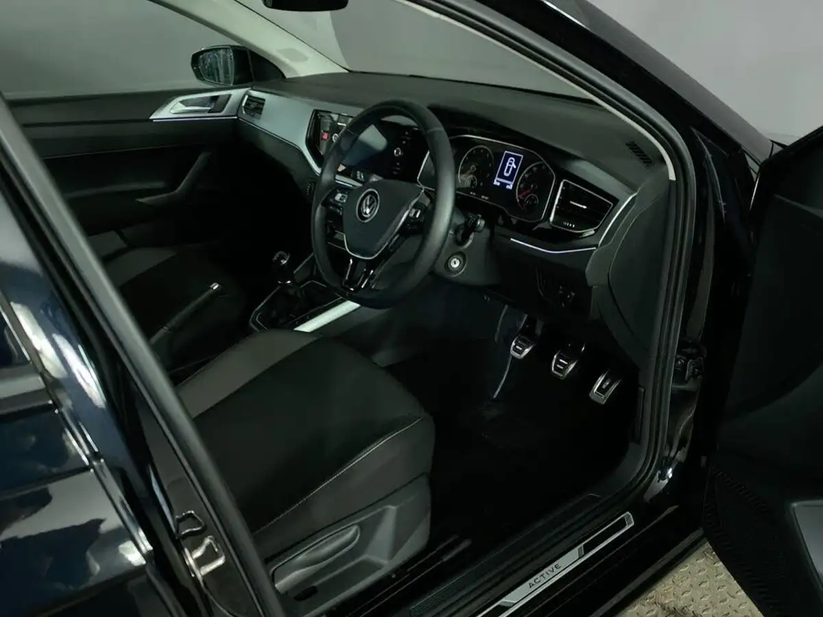 2021-volkswagen-polo-10-tsi-active-big-14