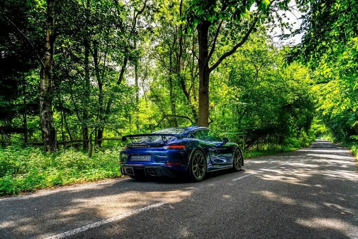 2020-porsche-cayman-718-40-cayman-gt4-big-5