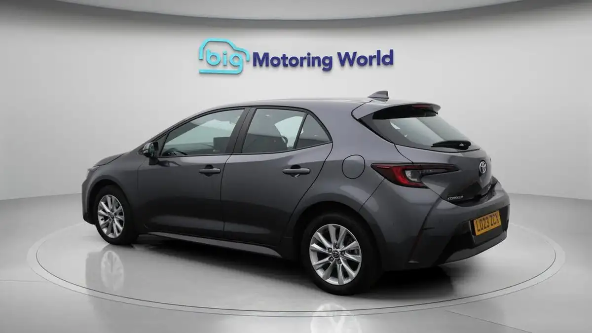 2023-toyota-corolla-18-vvt-i-icon-138bhp-hatchback-5d-big-5