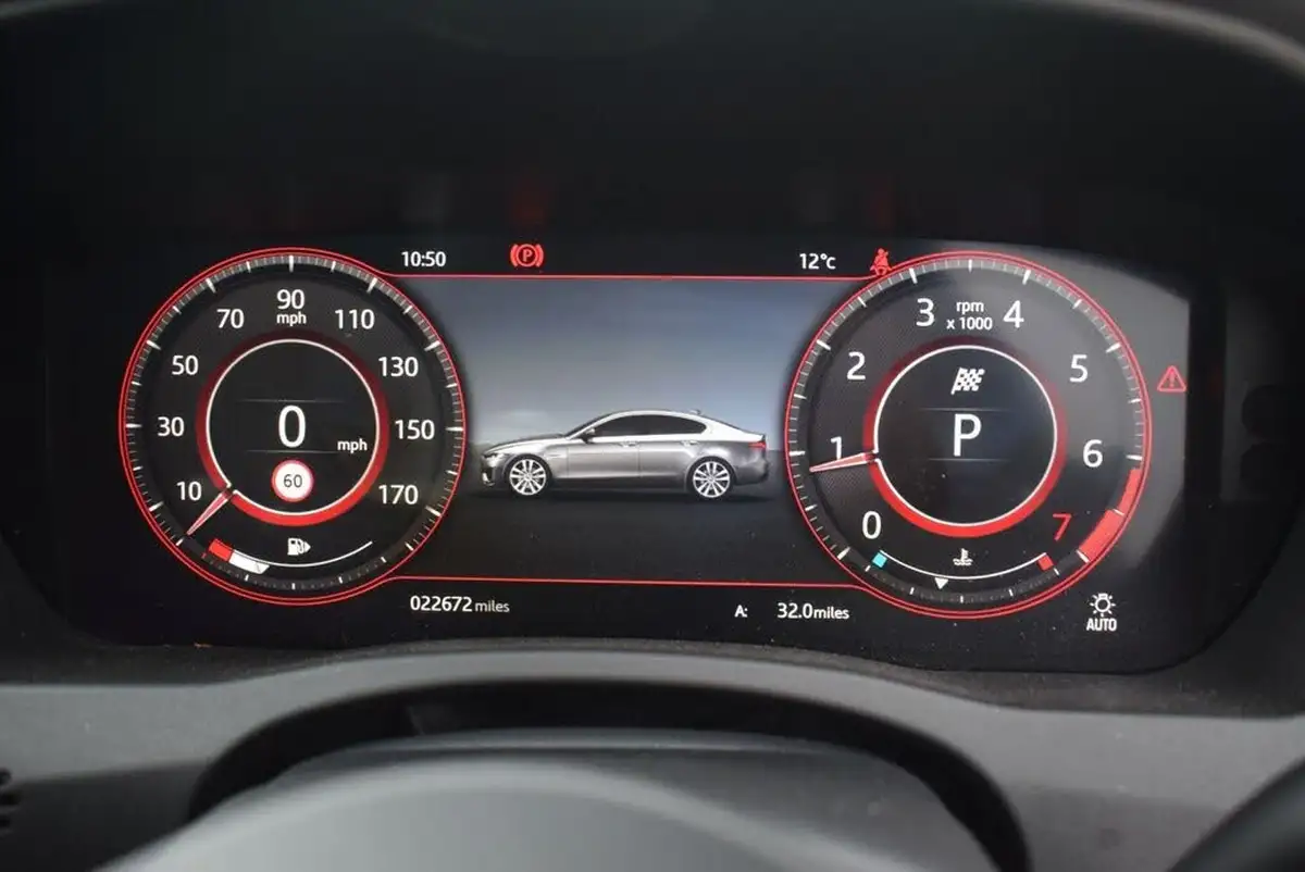 2019-jaguar-xe-20i-se-250ps-big-30