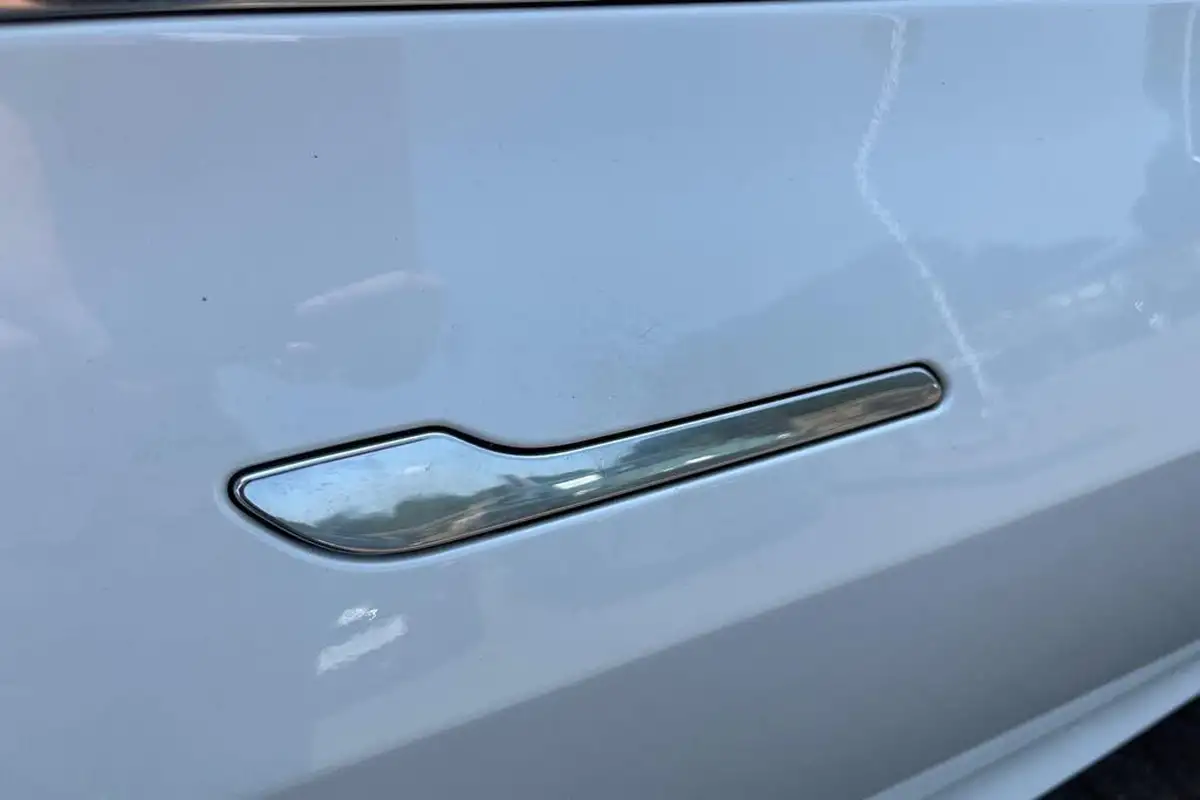 2020-tesla-model-3-e-performance-big-22