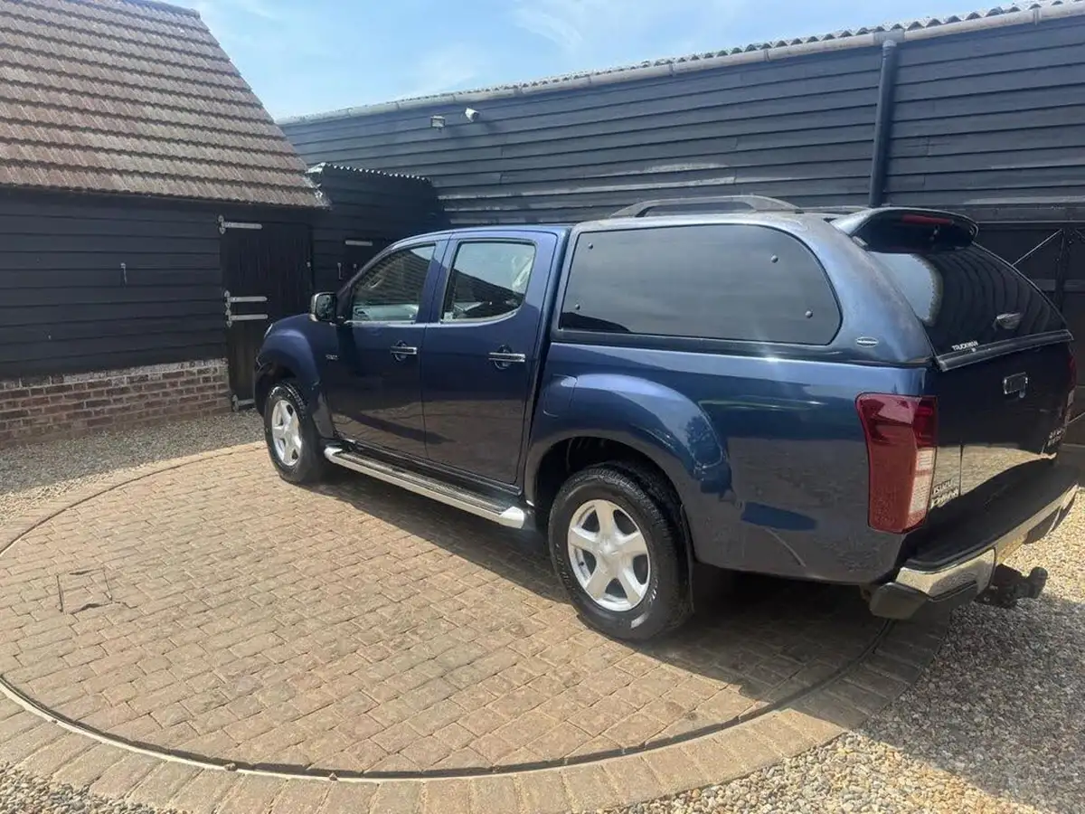 2015-isuzu-d-max-25td-yukon-double-pickup-big-23