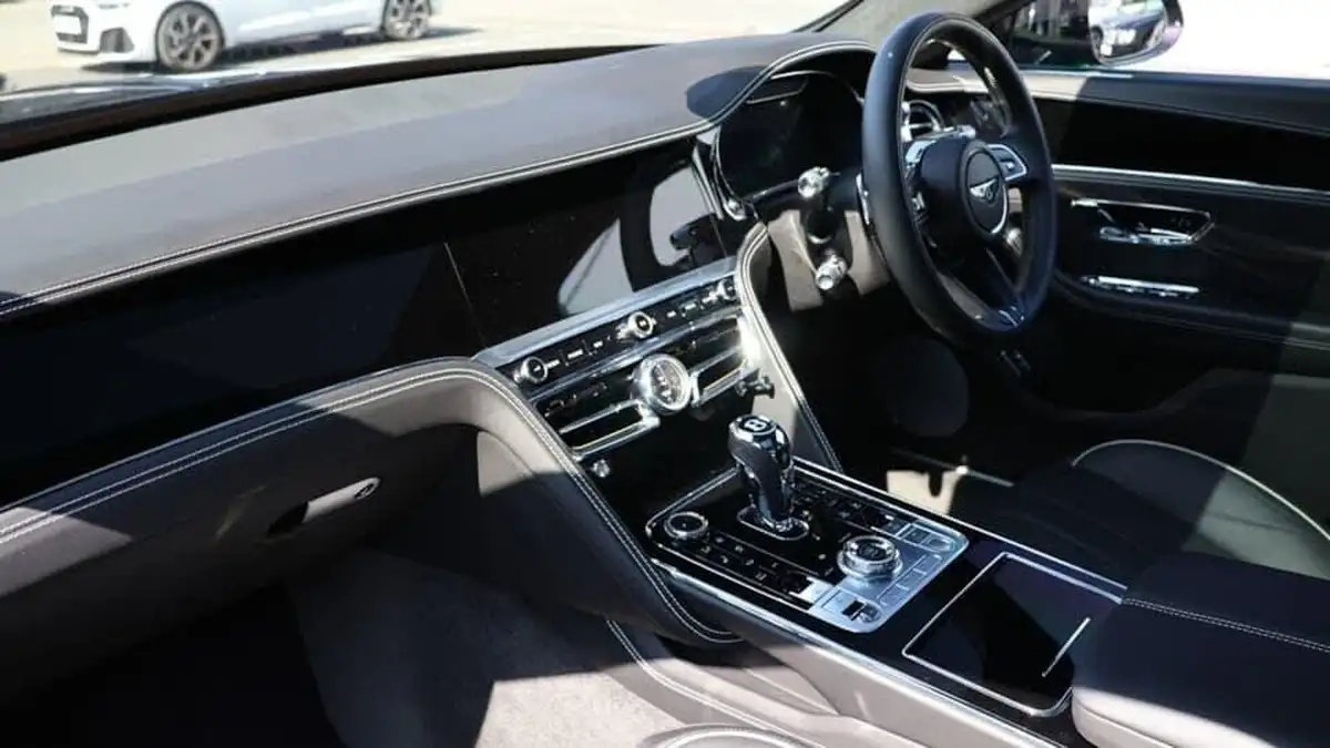 2022-bentley-flying-spur-40-v8-big-14
