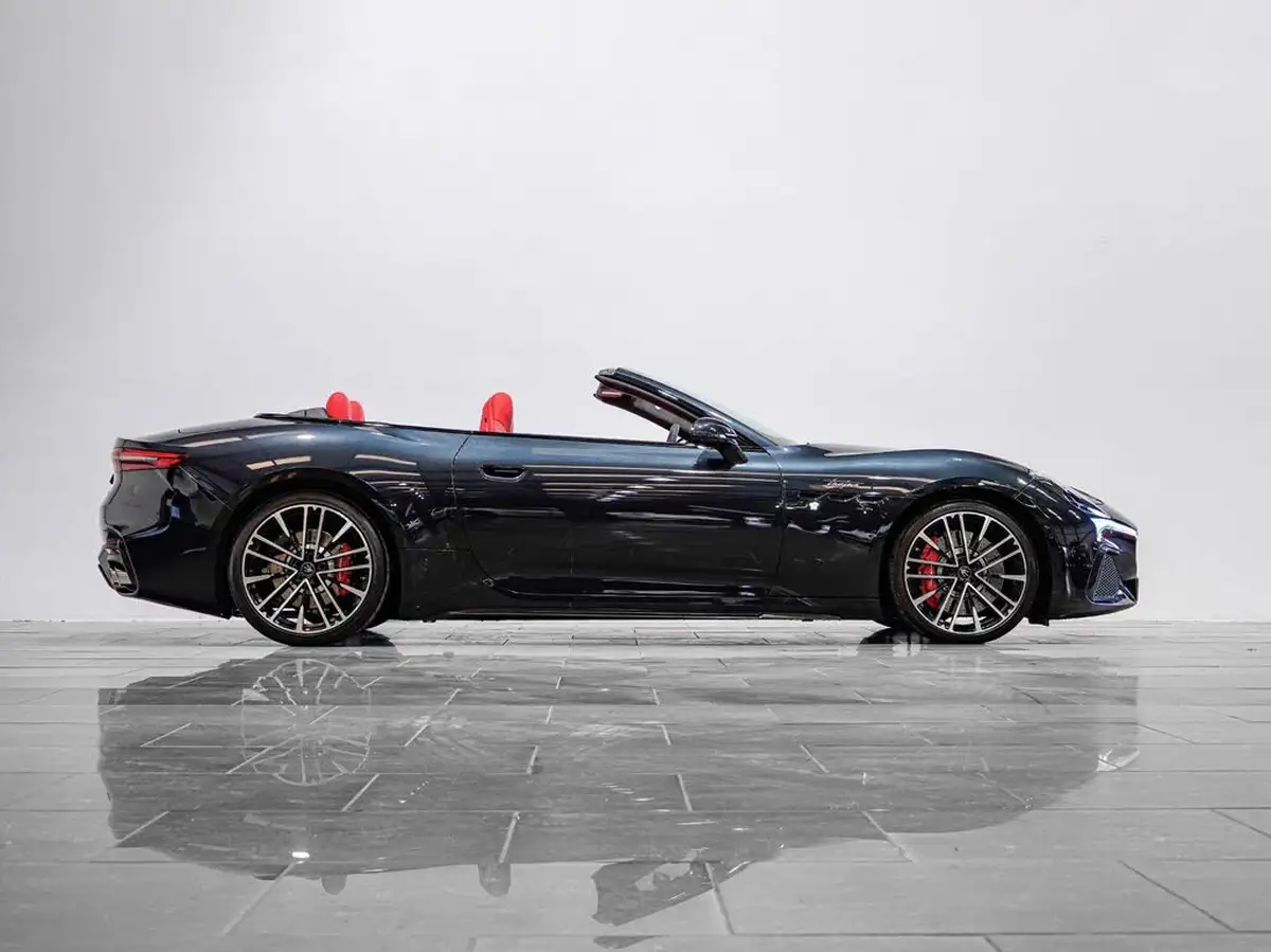 2024-maserati-grancabrio-30-trofeo-big-3