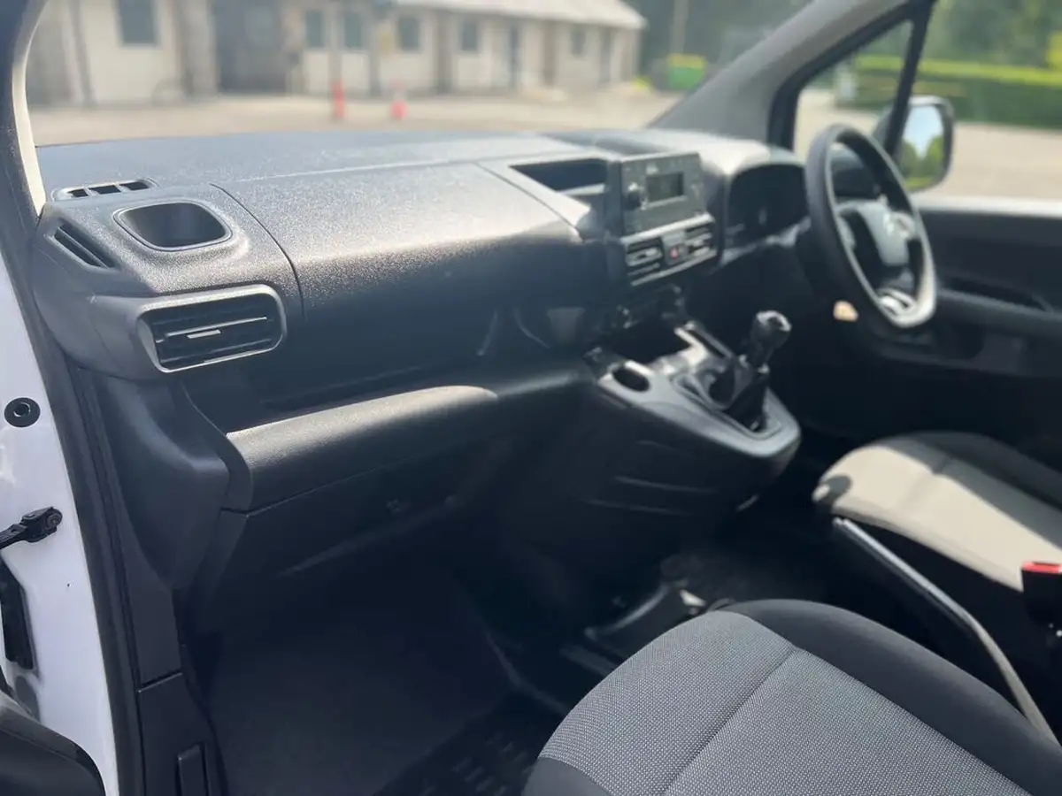 2021-citroen-berlingo-15bluehdi-650-x-panel-big-23