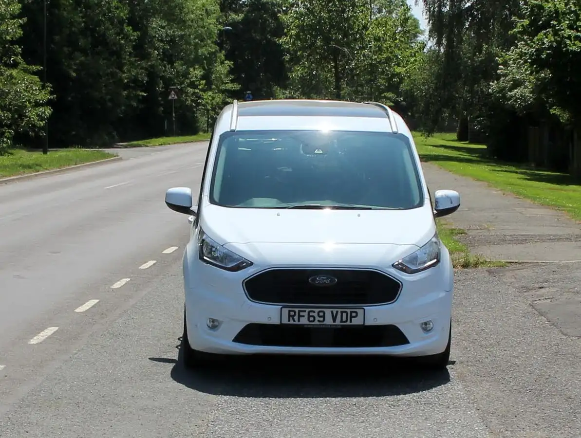 2020-ford-grand-tourneo-connect-15-titanium-powershift-big-19
