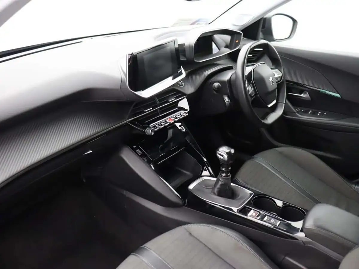 2022-peugeot-2008-suv-12-puretech-allure-premium-100bhp-big-10