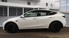2022-tesla-model-y-e-long-range-small-3