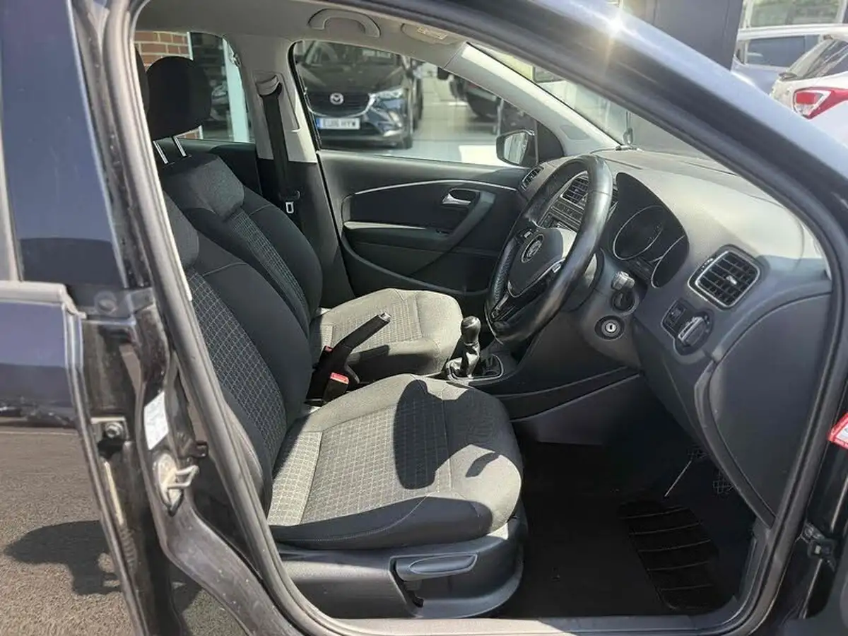 2016-volkswagen-polo-10-match-75ps-5d-big-12