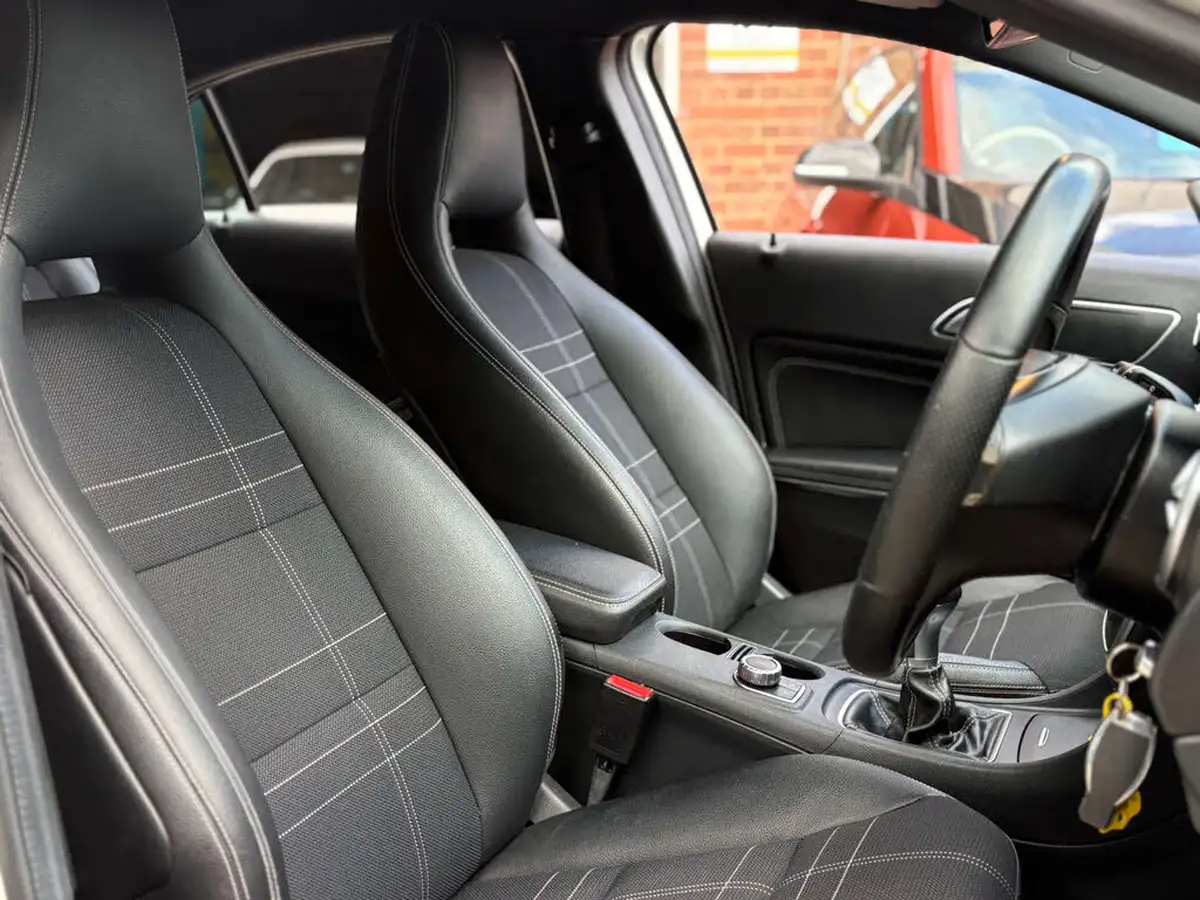 2015-mercedes-benz-a-class-15-cdi-a180-sport-109ps-big-26