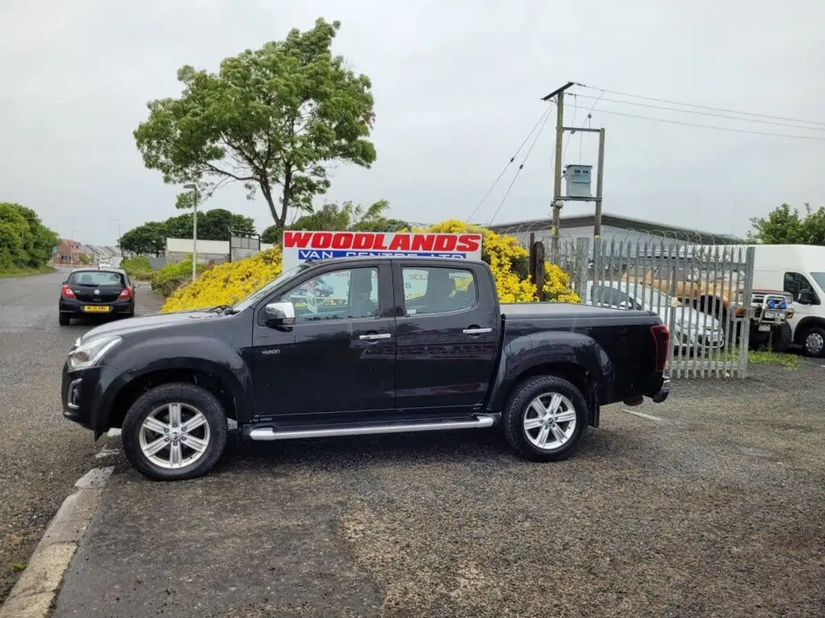 2018-isuzu-d-max-19td-yukon-double-pickup-big-4