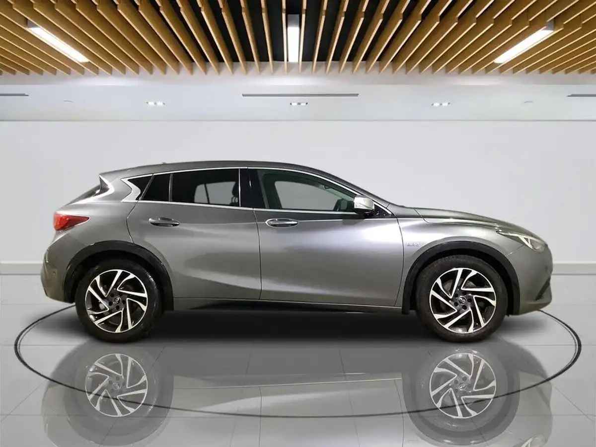 2016-infiniti-q30-22d-premium-big-8