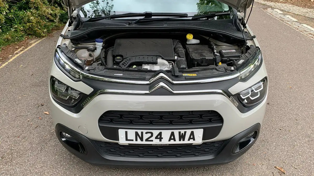 2024-citroen-c3-12-puretech-plus-110ps-eat6-big-17