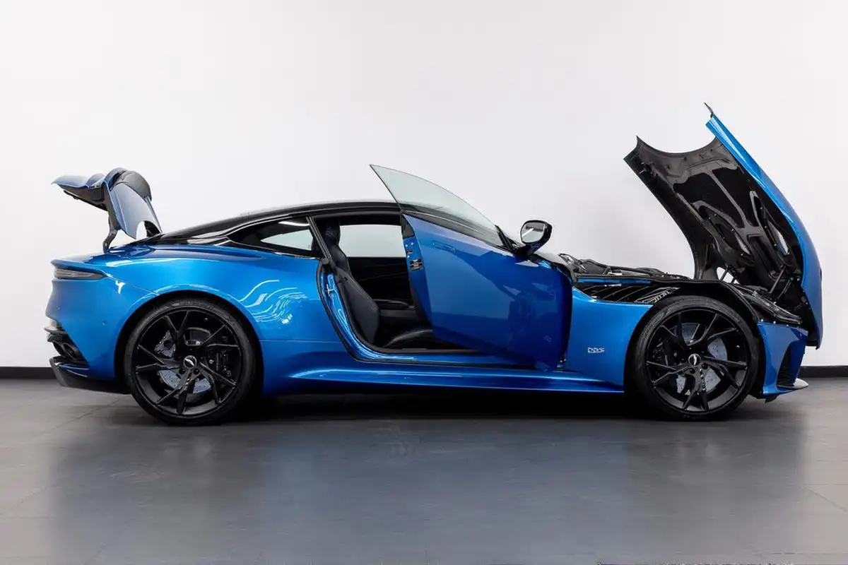 2019-aston-martin-dbs-52-v12-superleggera-big-10