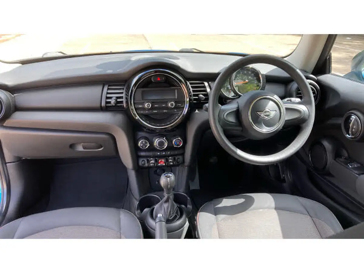 2017-mini-cooper-12-one-3d-big-9