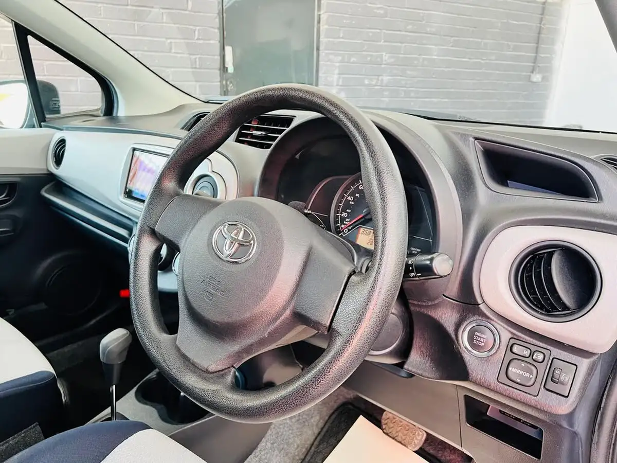 2011-toyota-yaris-133-tr-99bhp-5d-m-drive-s-big-11