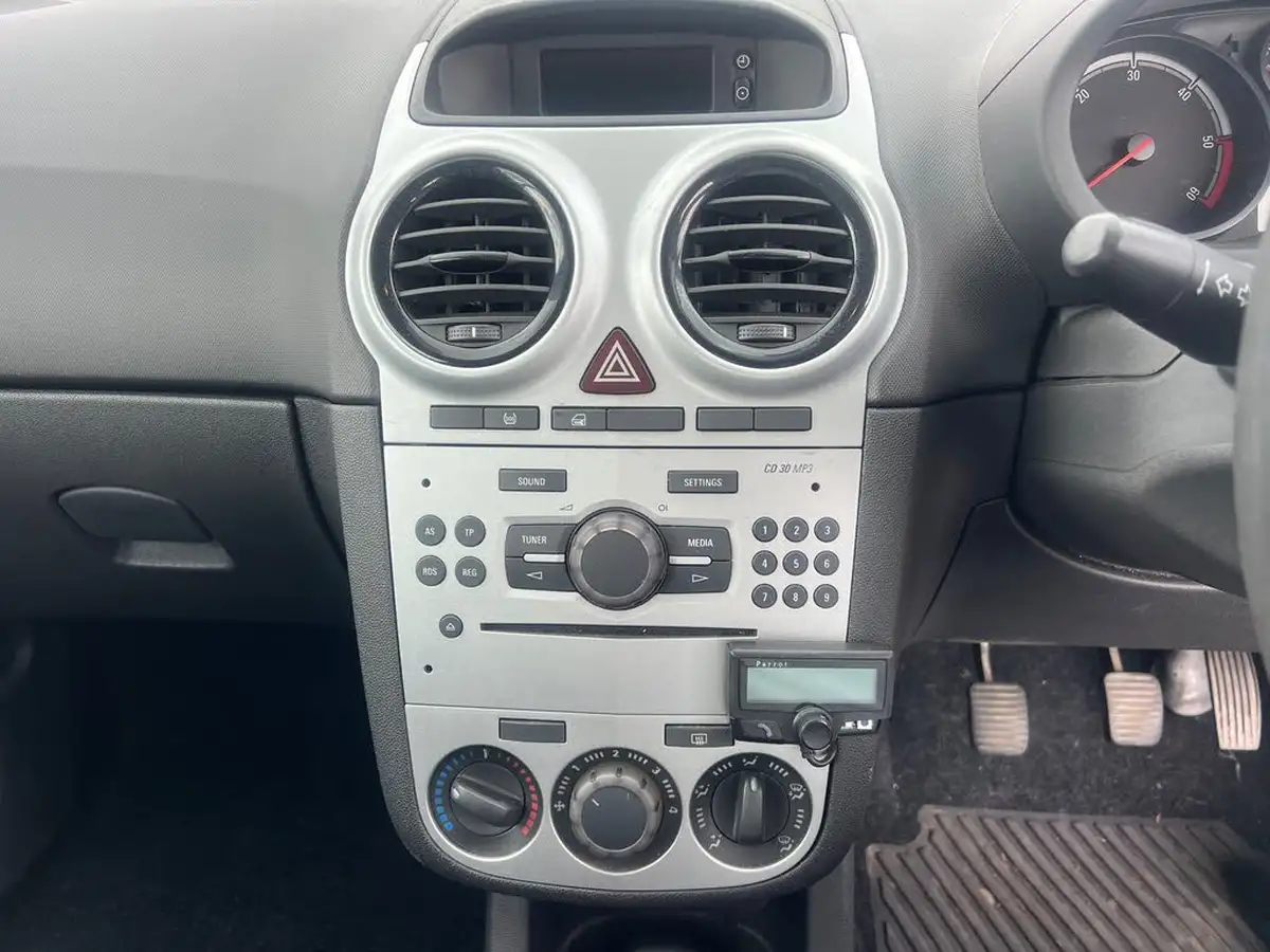 2014-vauxhall-corsavan-13td-75pseu5-panel-big-9