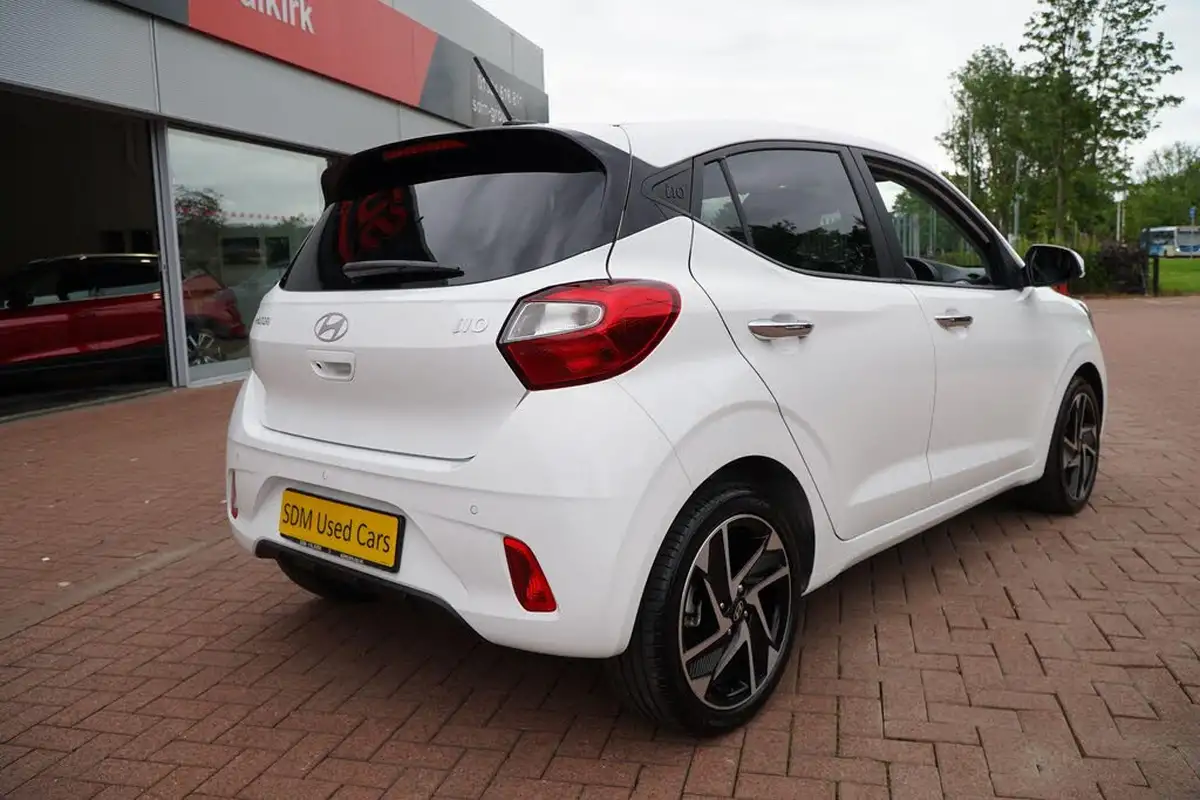 2024-hyundai-i10-12-premium-84ps-big-64