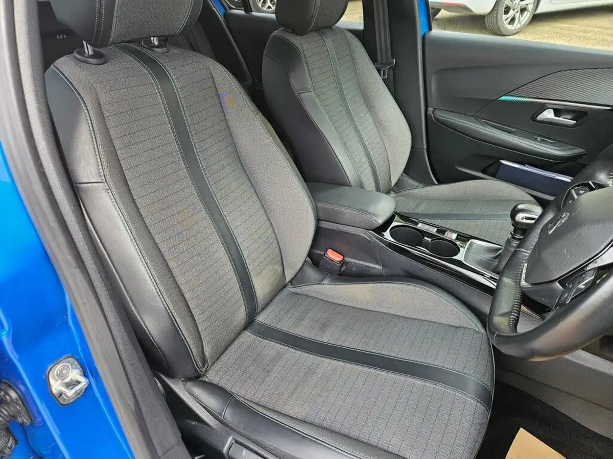 2021-peugeot-208-12-puretech-allure-100bhp-big-8
