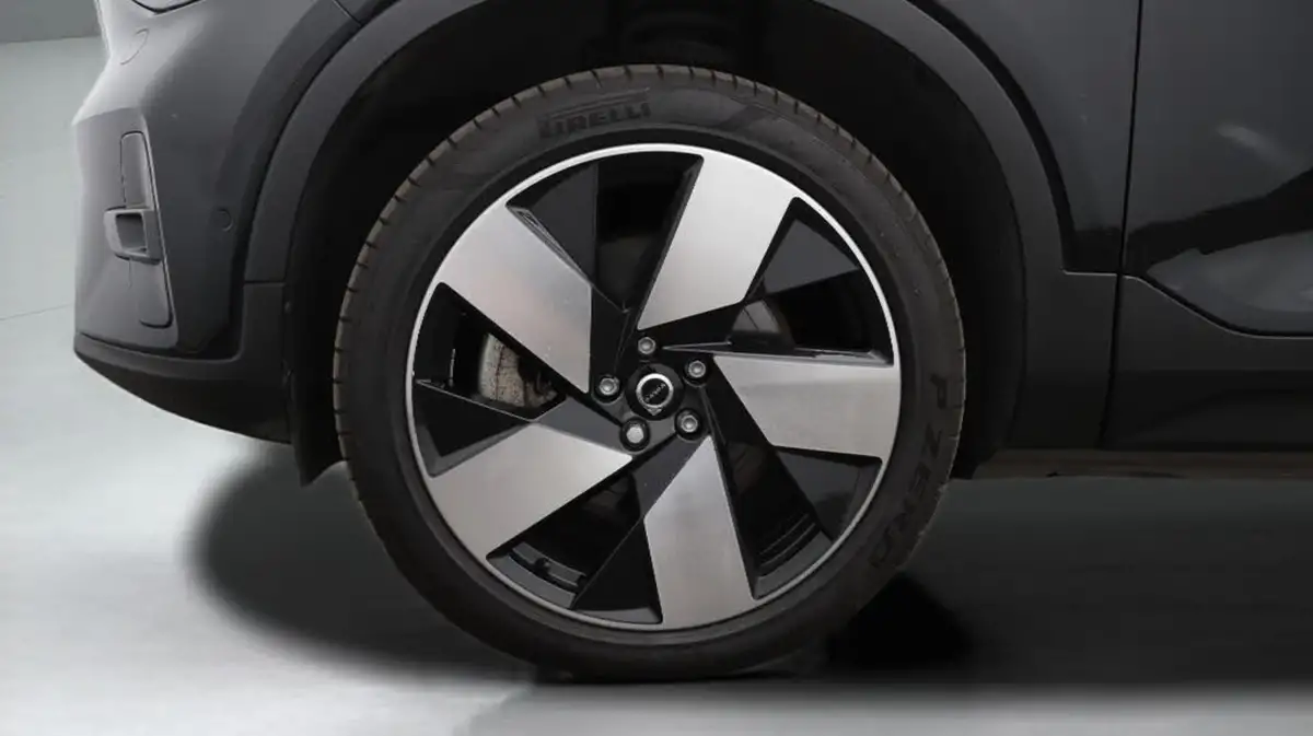 2022-volvo-c40-e-twin-recharge-pro-big-18