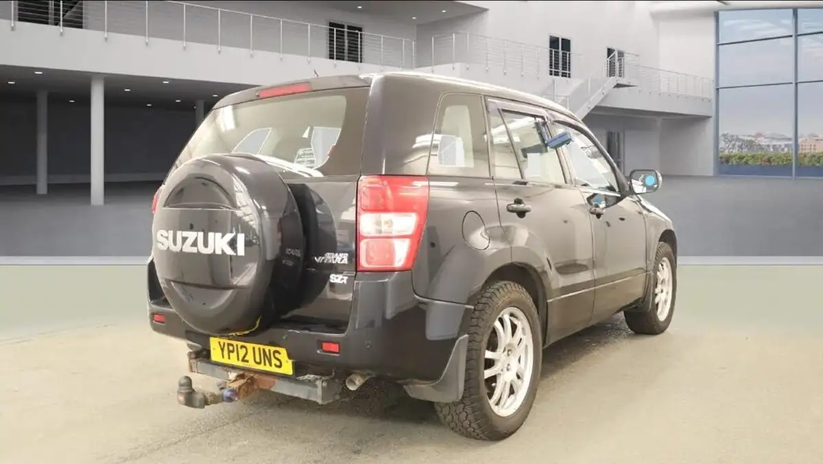 2012-suzuki-grand-vitara-19td-sz-t-big-2