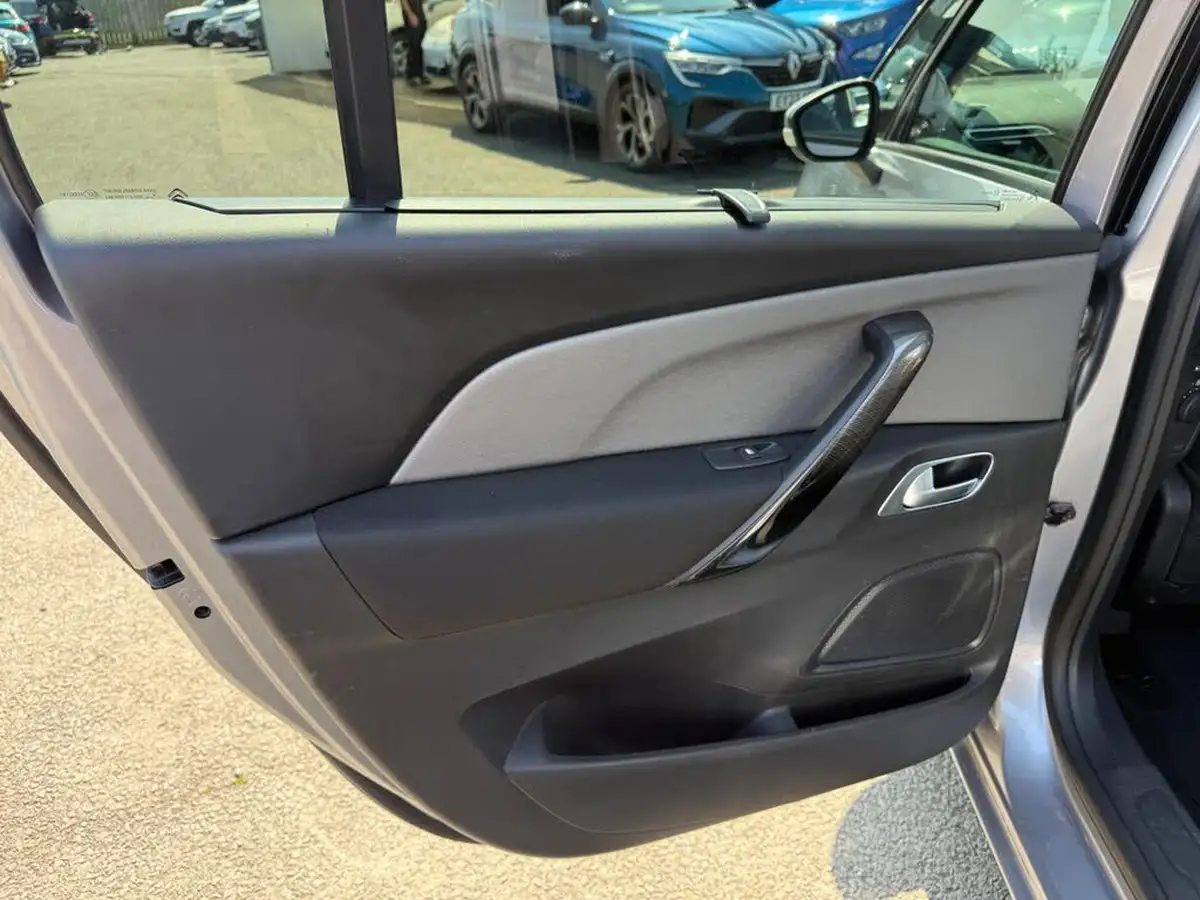 2017-citroen-grand-c4-picasso-20bluehdi-flair-big-34