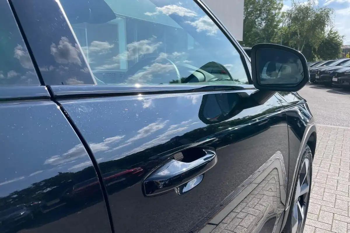 2024-volvo-xc40-20-b3-plus-big-15