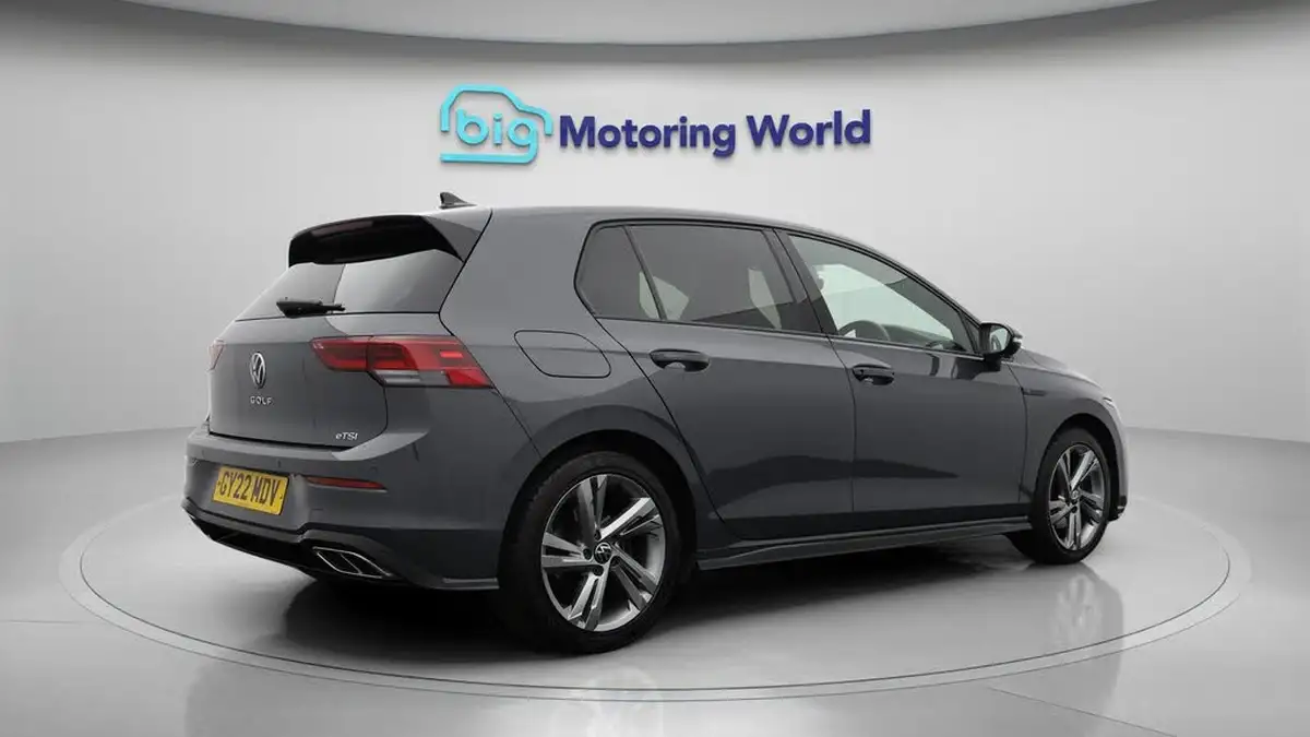 2022-volkswagen-golf-15-etsi-r-line-150ps-hatchback-big-7