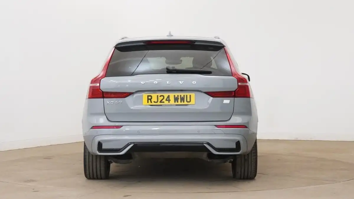 2024-volvo-xc60-20-t8-ultimate-dark-big-3