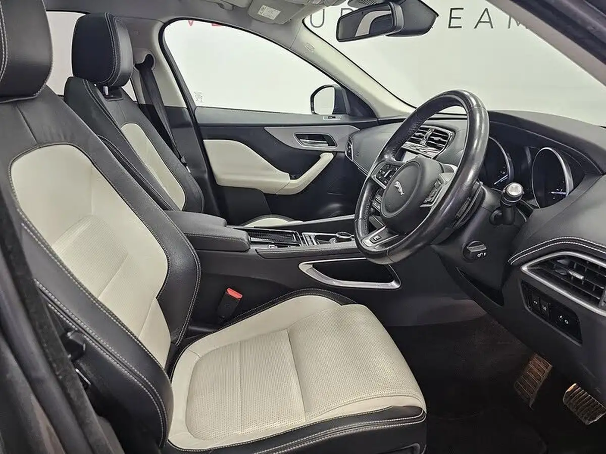 2017-jaguar-f-pace-20-i4d-r-sport-180ps-awd-auto-big-3