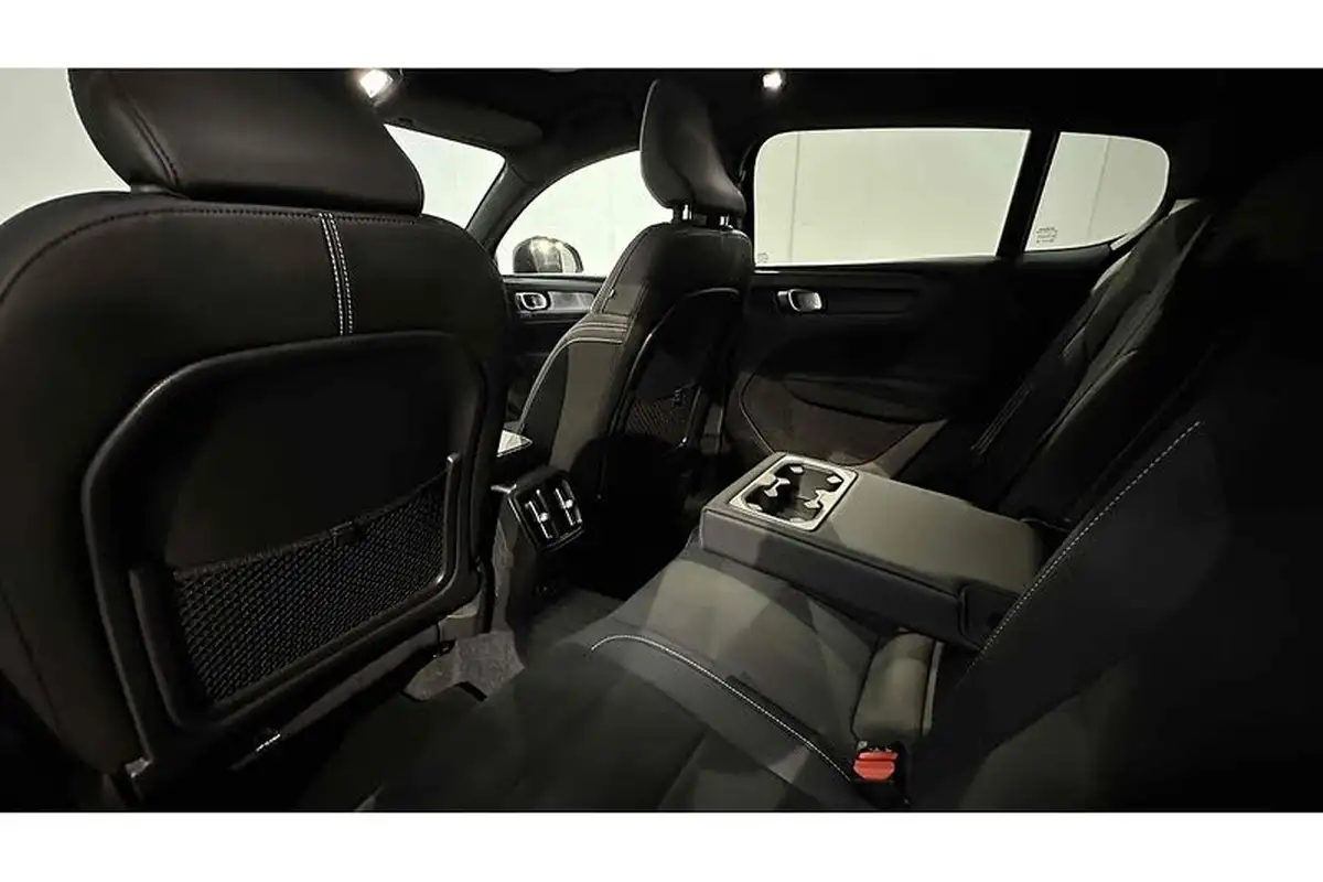 2022-volvo-c40-e-twin-recharge-pro-big-26