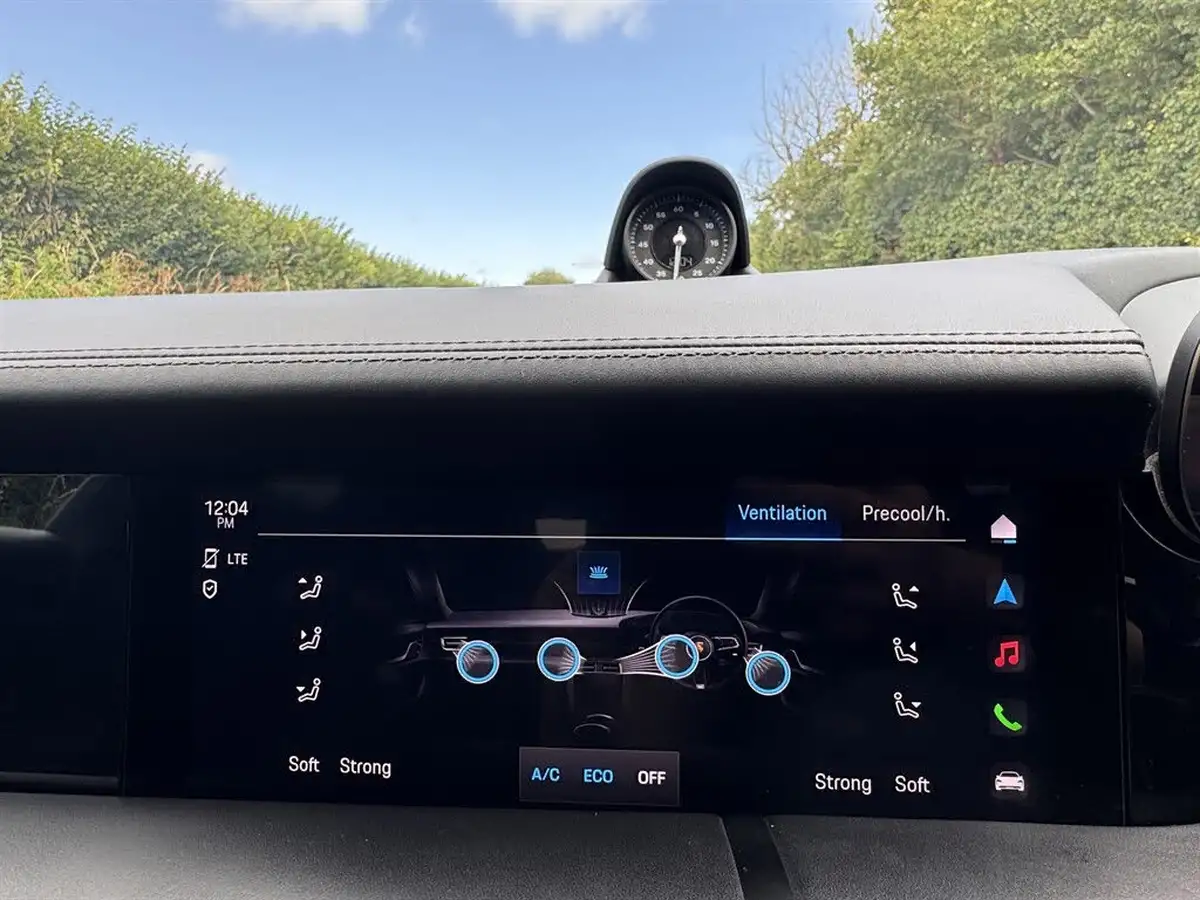 2023-porsche-taycan-e-sport-turismo-476ps-performance-battery-plus-big-30