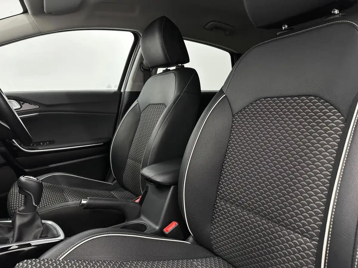 2023-kia-ceed-15-t-gdi-3-158bhp-hatchback-big-31