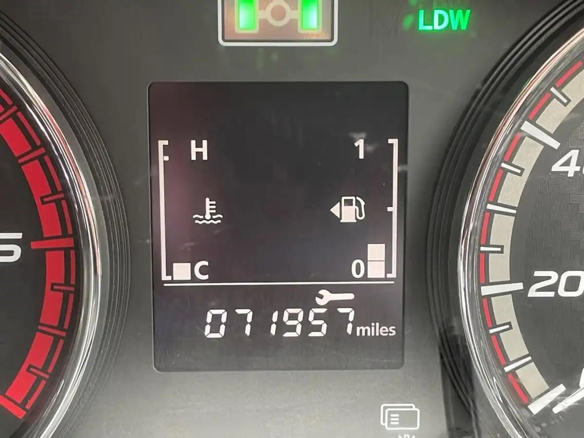 2018-mitsubishi-l200-24di-d-barbarian-eu6-big-26