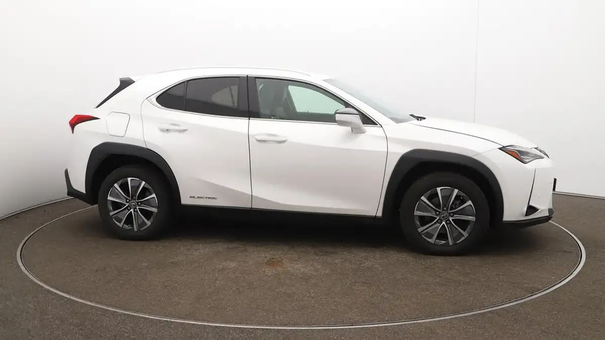2021-lexus-ux-300e-e-ux-big-48